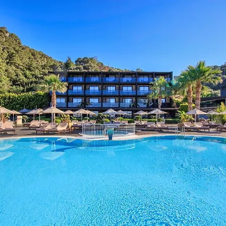 Hotel Manaspark Deluxe 4*