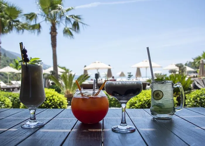 Manaspark Deluxe Hotel