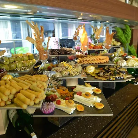 ホテル Manaspark Deluxe 4*