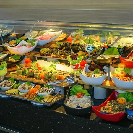 Manaspark Deluxe 호텔
