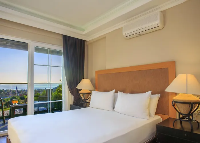 Manaspark Deluxe Hotel