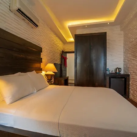 Ξενοδοχείο Manaspark Deluxe 4*