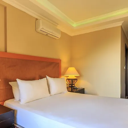 Ξενοδοχείο Manaspark Deluxe 4*