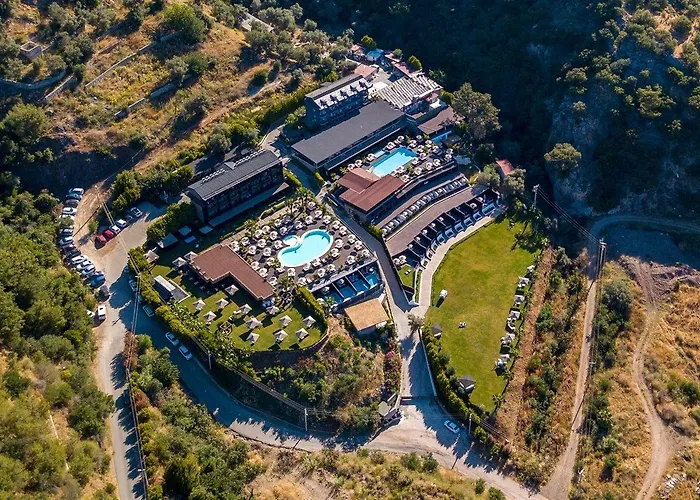 Otel Manaspark Deluxe 4*