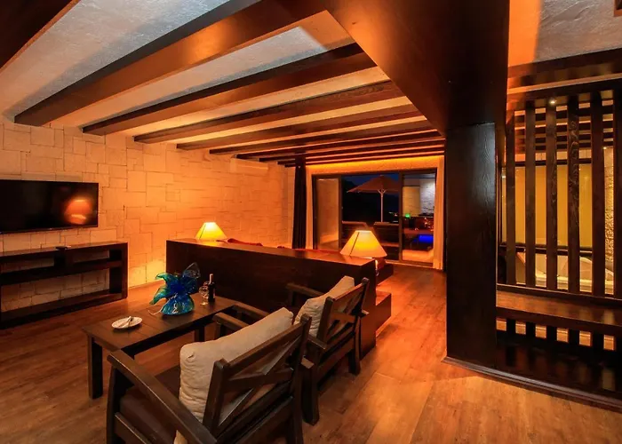 Manaspark Deluxe Otel 4*