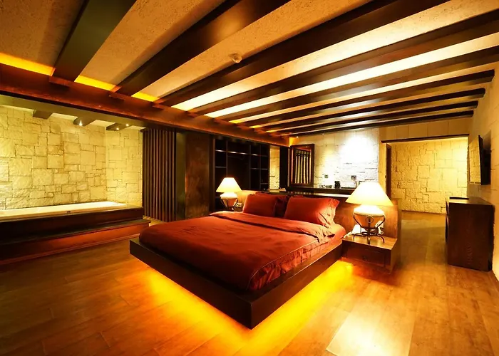 Otel Manaspark Deluxe 4*